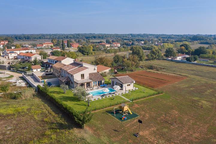 Villa pour 7 personnes, avec piscine ainsi que jardin et balcon à Loborika - 3