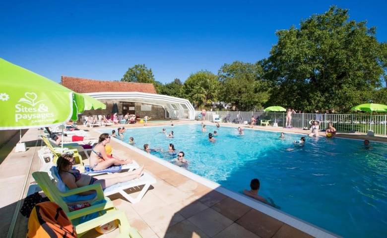 Gîte pour 4 personnes, avec bassin pour enfant à Thégra