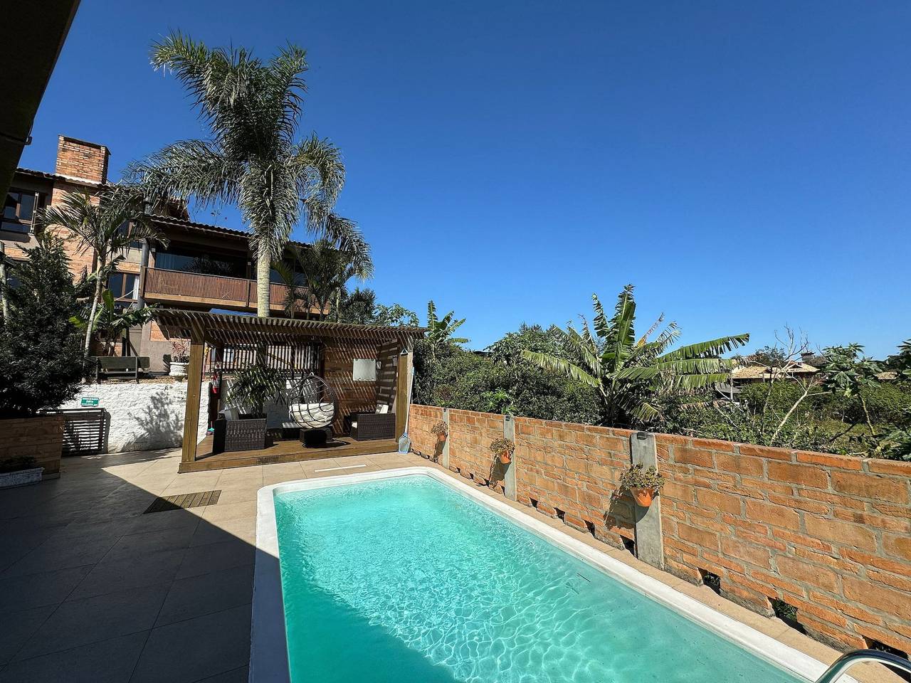 Entire studio, Bangalô com Varanda Térrea - Bangalôs do Rosa in Ibiraquera, Imbituba