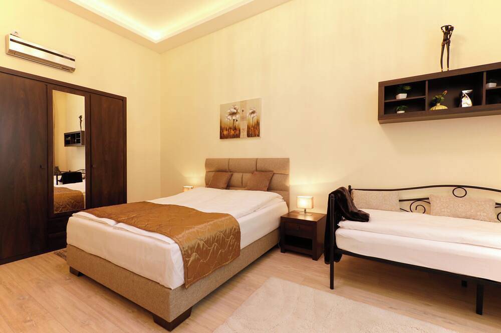 Entire apartment, Budapest City Apartments For Groups in Budapest, Danube-Ipoly National Park