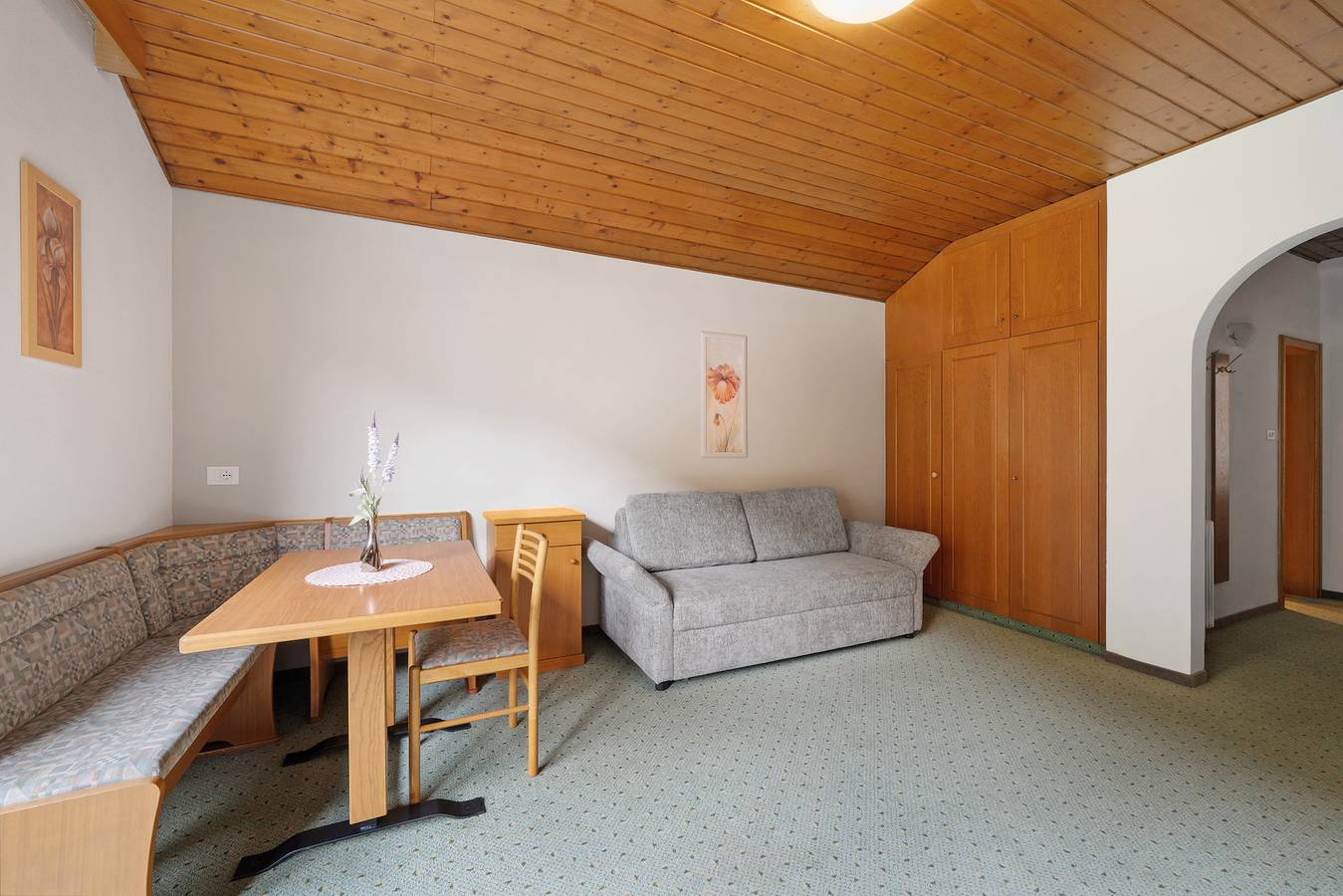 Ganze Wohnung, Ferienwohnung 'Rosalie 11' mit Bergblick, Gemeinschaftspool und Wi-Fi in Niederlana, Lana