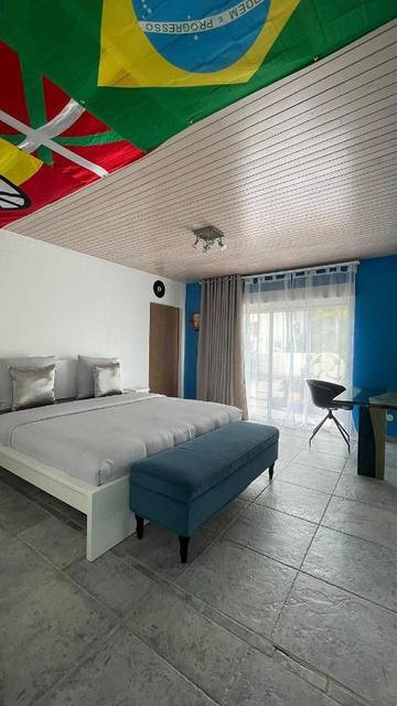 Cottage pour 2 personnes, avec piscine ainsi que vue et terrasse à Hasparren