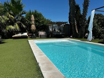 Gîte pour 4 personnes, avec piscine ainsi que vue et jardin à Gigean