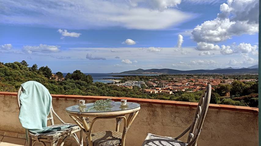 Gîte pour 2 personnes, avec balcon ainsi que vue et jardin à Porto Ottiolu - 2