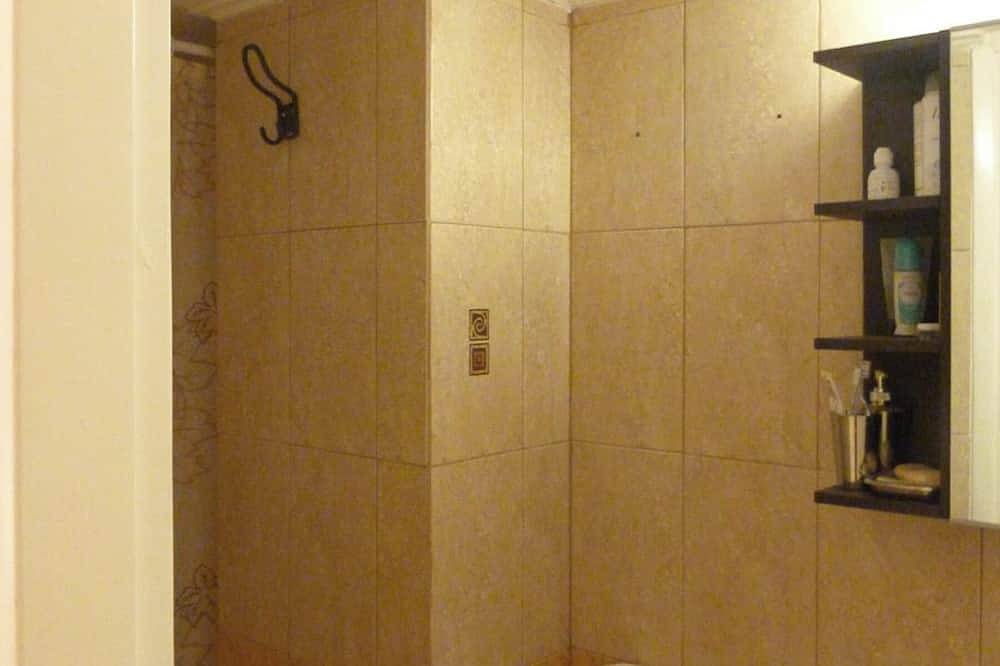Ganze Wohnung, Homely & Spacious studio close to the Seafront in Chalkida, Euböa