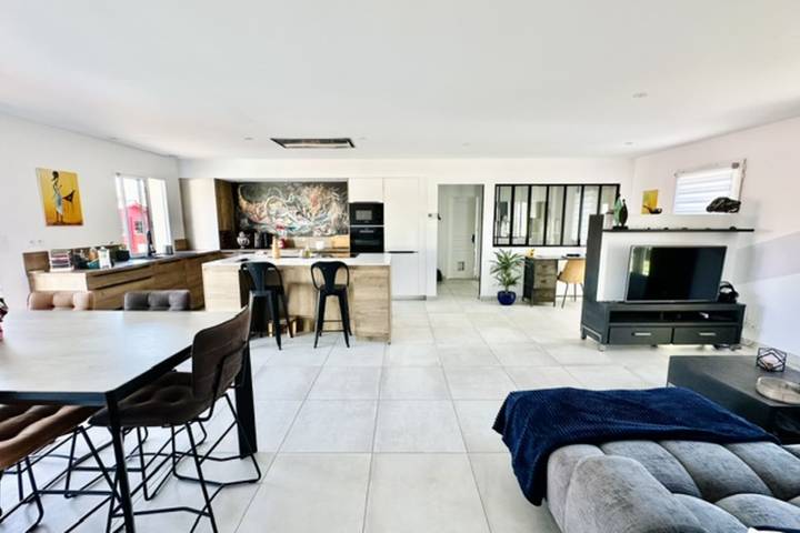 Ferienhaus für 6 Personen, mit Garten und Pool, kinderfreundlich - 1