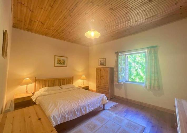 Location de vacances pour 6 personnes, avec terrasse et jardin ainsi que vue et piscine, animaux acceptés à Loubès-Bernac - 2