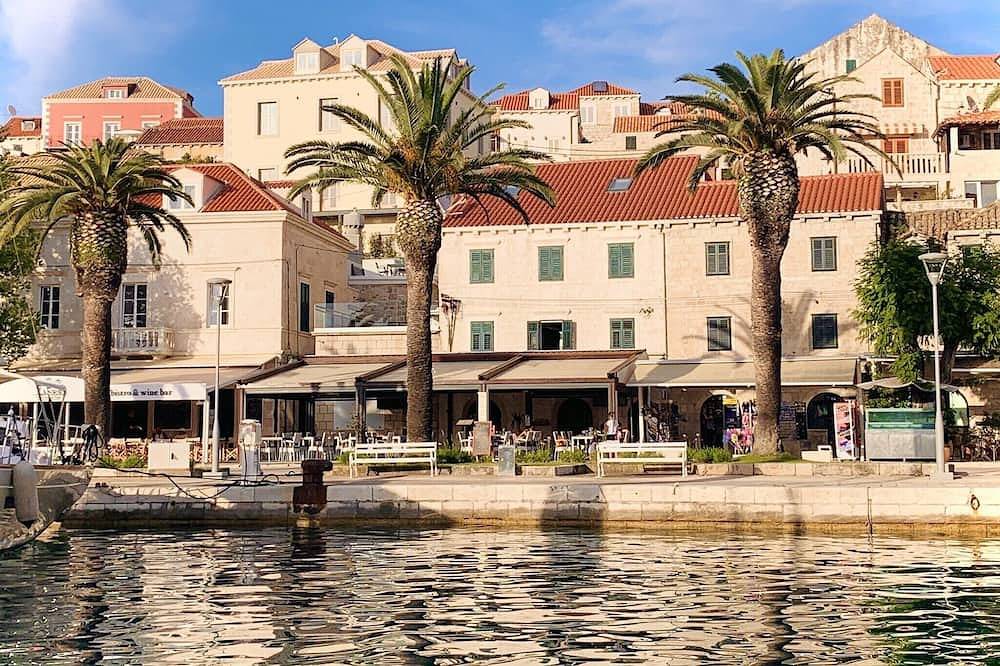 Ganze Wohnung, Apartment am Meer in einem denkmalgeschützten Steinhaus, komplett renoviert in Cavtat, Dubrovnik-Neretva