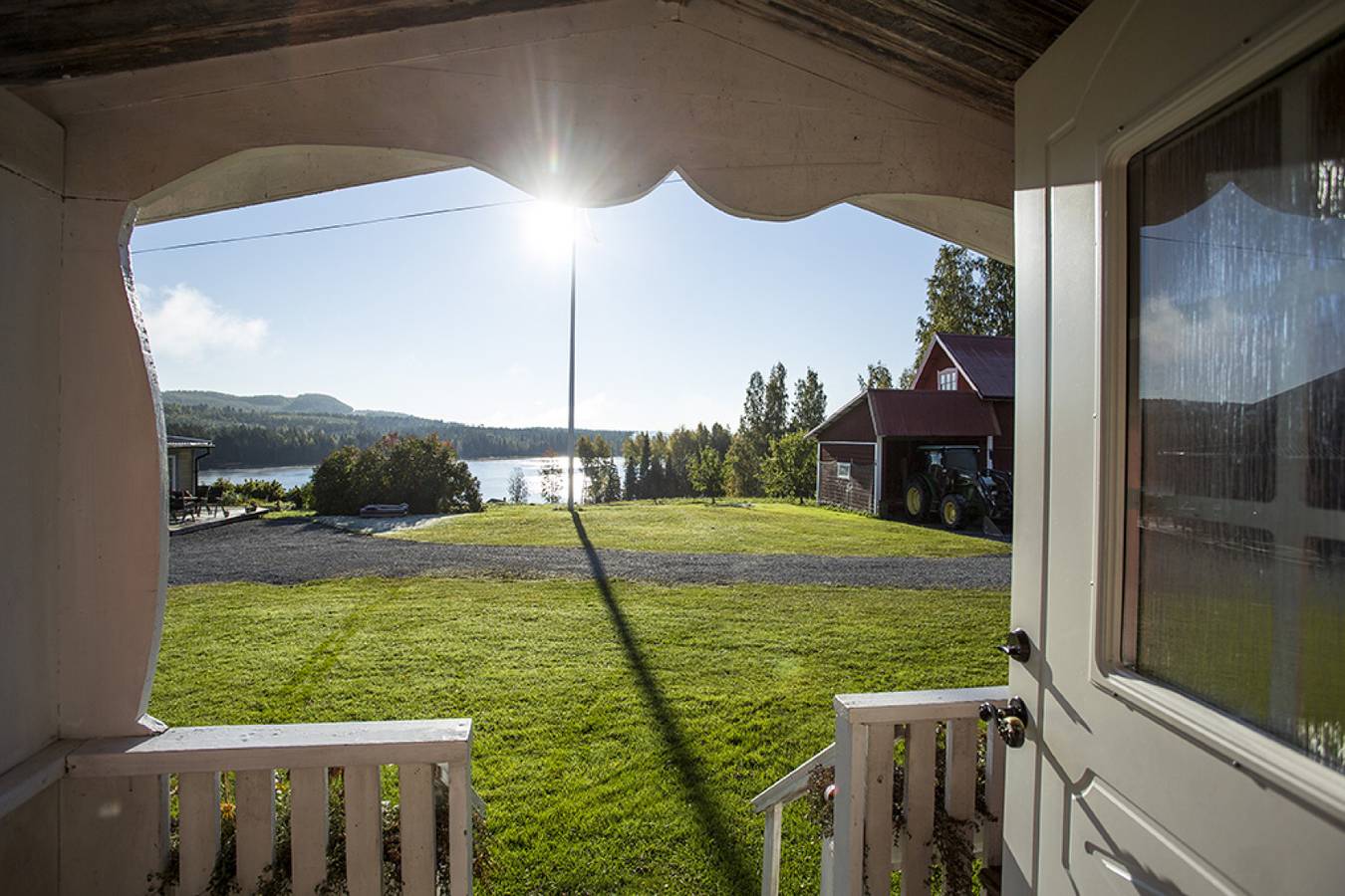 Schönes Ferienhaus mit Seeblick auf einem Landhof in Jämtland