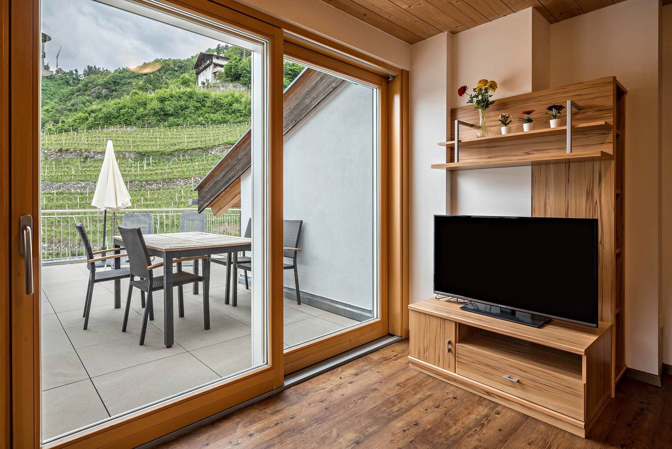 Ganze Wohnung, Ferienwohnung "Toni Verena" mit Bergblick, gemeinsamer Sauna & Garten in Schrambach, Feldthurns