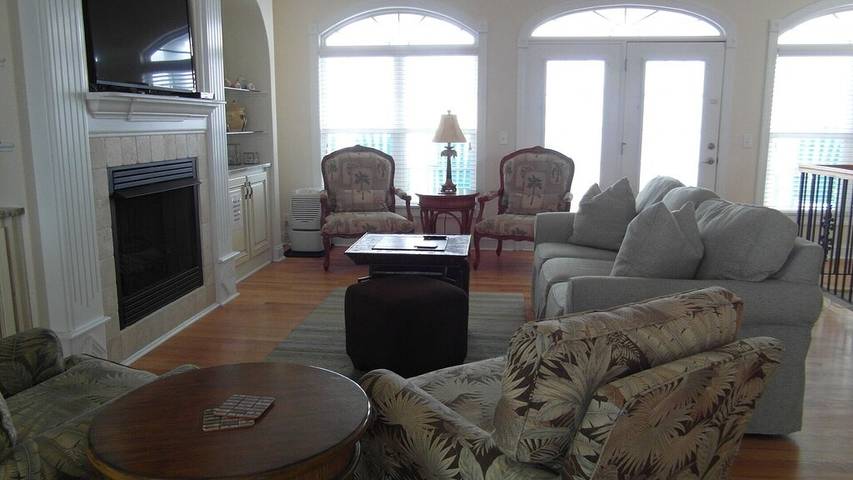 Vacation house for 14 people, with balcony and hot tub in Holden Beach