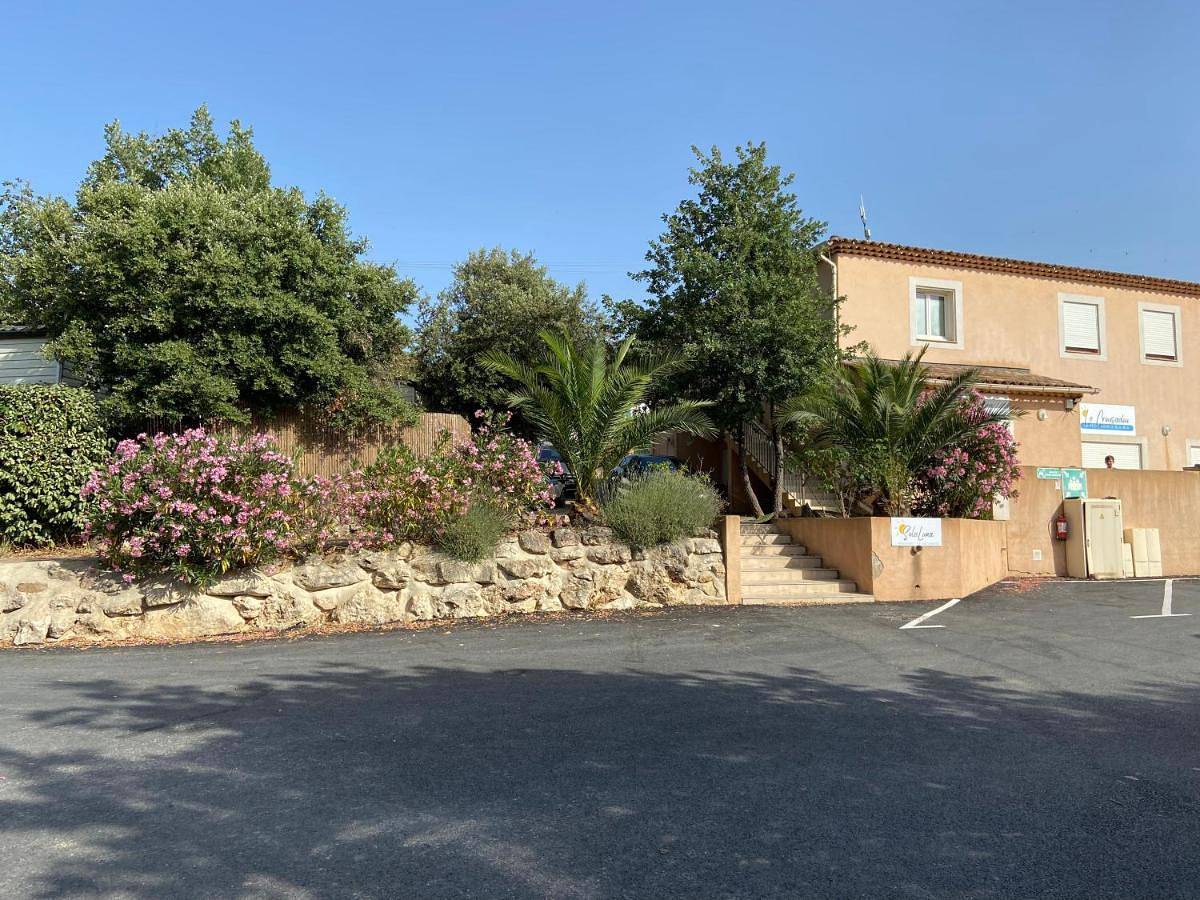 Soleiluna in Rocbaron, Côte méditerranéenne (France)