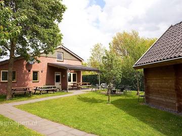 Ferienhaus für 25 Personen, mit Balkon/Terrasse und Sauna sowie Terrasse in den Niederlande