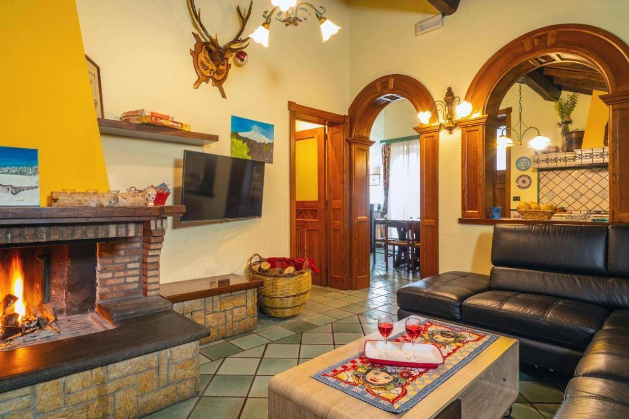 Five-Bedroom House in Linguaglossa, Etna