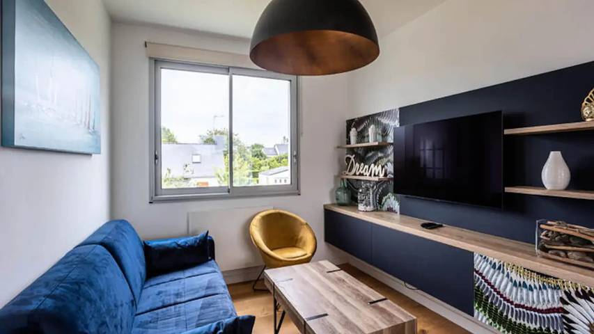 Location de vacances pour 11 personnes, avec Terrasse et Jardin dans Plage Saint-Guirec - 2