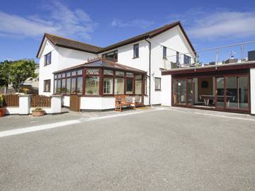 Cottage for 12 People in Trearddur Bay, Isle of Anglesey, Photo 3