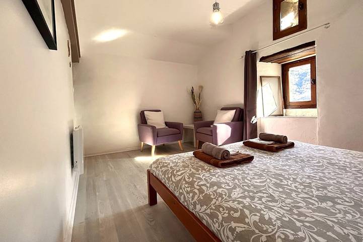 Chambre d’hôte pour 5 personnes, avec piscine ainsi que jacuzzi et jardin à Sablières - 2