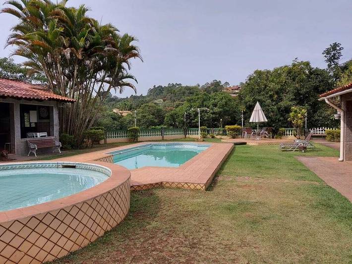 Location de vacances pour 20 personnes, avec jardin ainsi que jacuzzi et balcon, animaux acceptés à São Roque