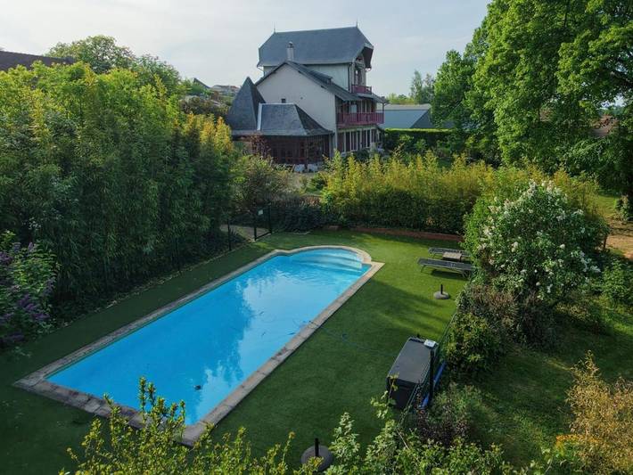 Gîte pour 3 personnes, avec Balcon et Terrasse ainsi que Jardin et Piscine à Bellerive-sur-Allier - 2