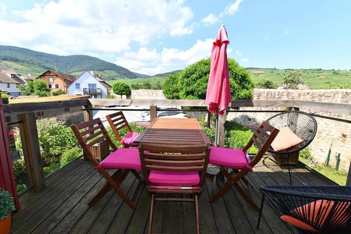 Gîte pour 4 personnes, avec terrasse et vue, animaux acceptés à Kientzheim