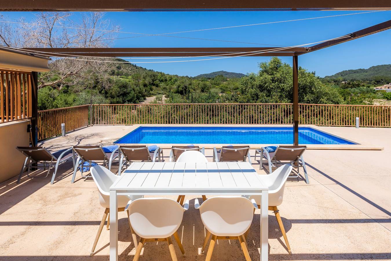 Maison "Pula Rustic", avec vue sur les montagnes, piscine et Wi-Fi. in Port Nou, Son Servera