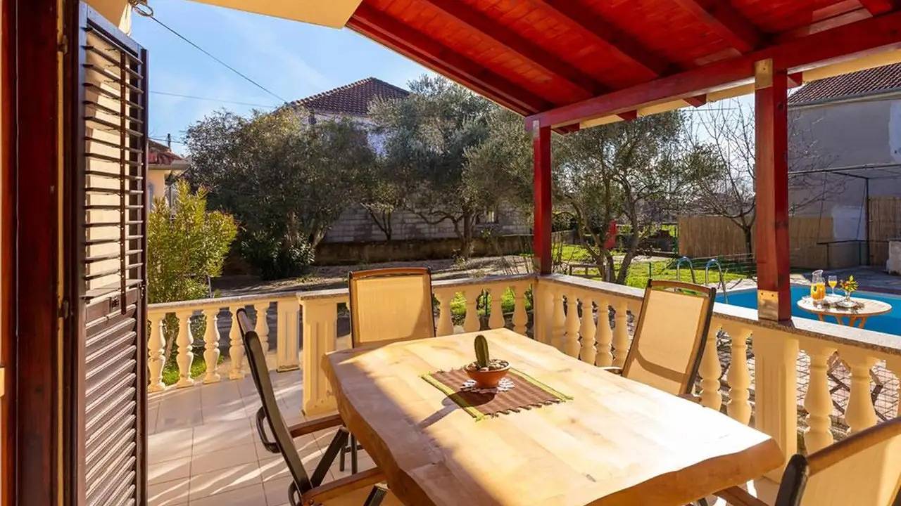 Ferienhaus für 6 Personen (120 m²) in Zemunik Donji in Zadarska županija