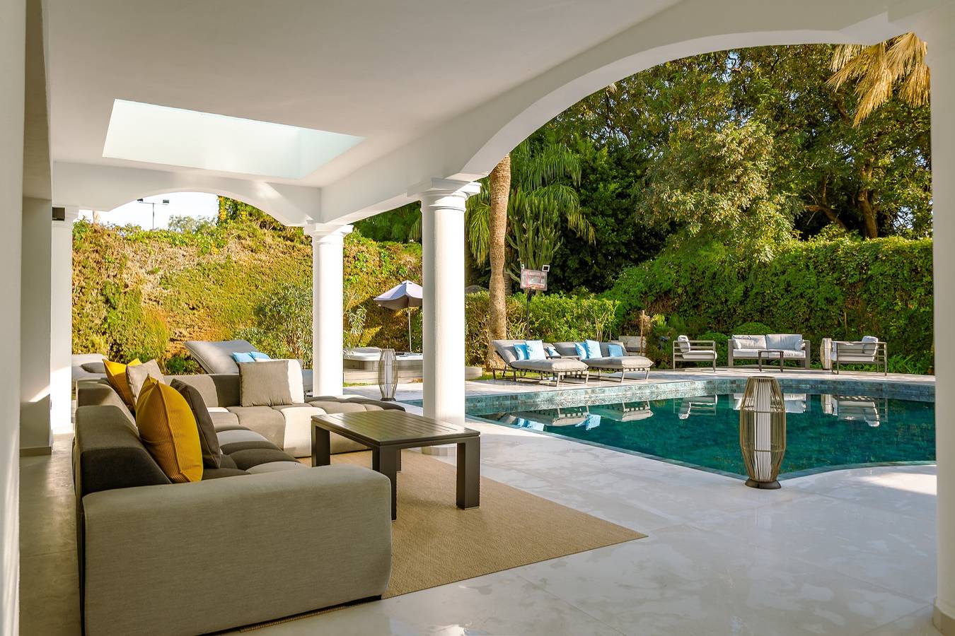 Villa 'Beach-side 5B' with Private Pool, Private Terrace and Air Conditioning in Benamara Gardens, Estepona