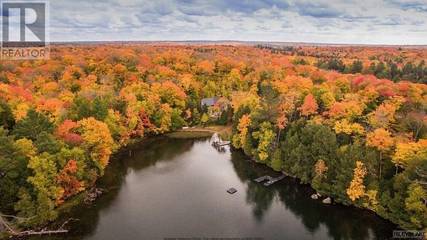 Chalet for 16 Guests in Algonquin Provincial Park, Muskoka, Picture 2