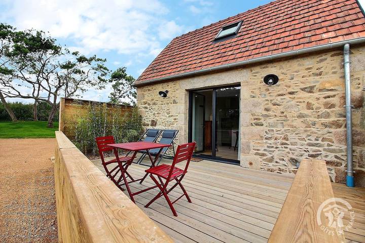 Gîte für 2 Personen, mit Terrasse und Pool in der Bretagne