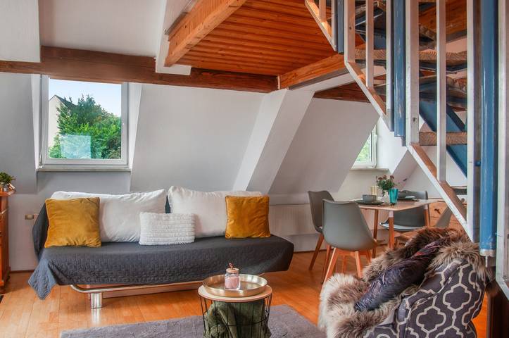 Ferienwohnung für 2 Personen, mit Balkon und Seeblick in Franken