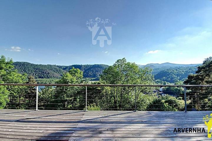 Chalet pour 4 personnes, avec terrasse ainsi que jardin et vue, animaux acceptés à Chambon-sur-Lac - 4