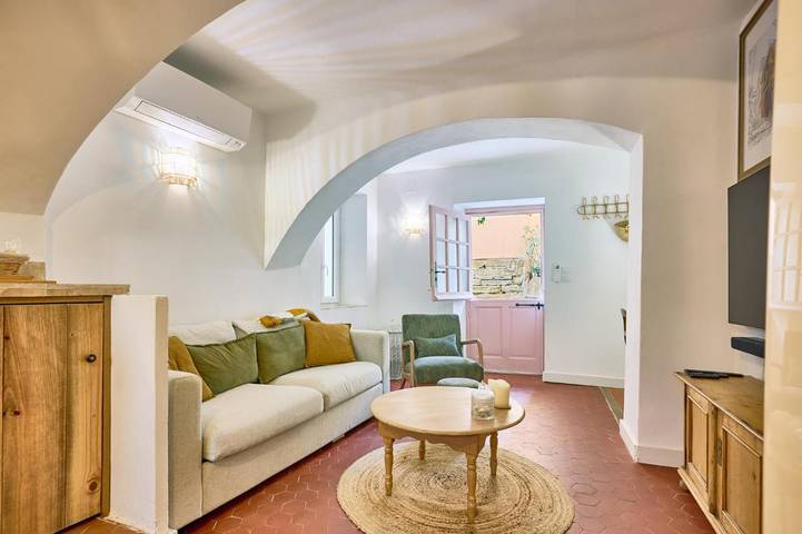 Location de vacances pour 4 personnes, avec jacuzzi dans Office De Tourisme De Bormes Les Mimosas - Le Port - 3