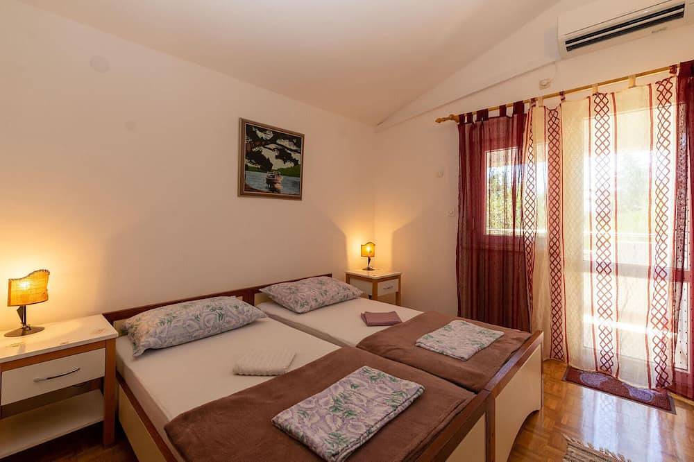 Awesome home in Starigrad in Starigrad Paklenica, Starigrad