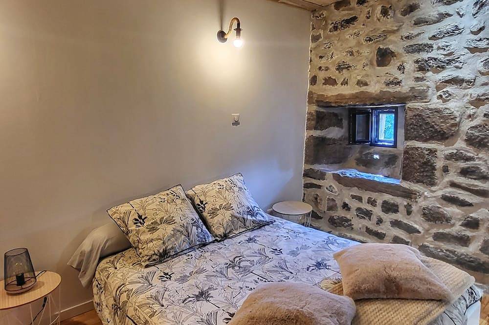 Ferme typique restaurée avec vue sur les monts ardéchois in Le Béage, Ardèche