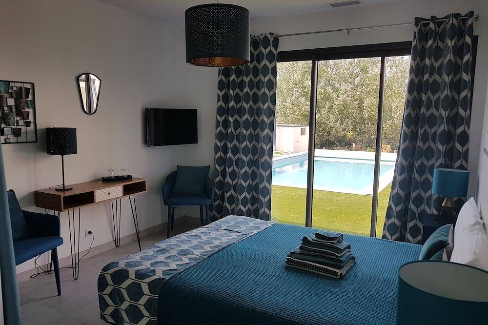 The contemporary Beau Soleil will seduce you with its elegance and its environment. in Saint-Julien-de-Peyrolas, Nimes region