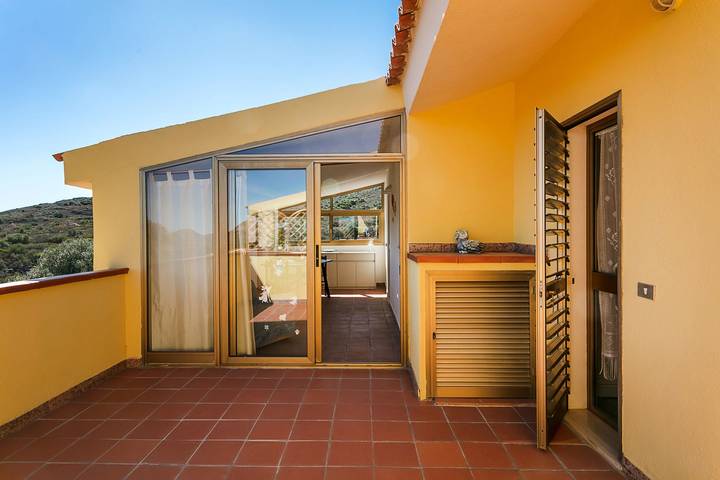 Gîte pour 4 personnes, avec balcon et jardin dans Loiri Porto San Paolo - 3
