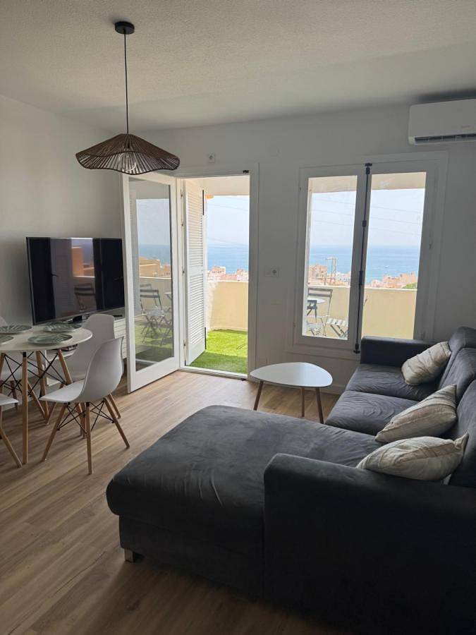 Apartamento para 5 personas, con piscina y jardín además de vistas y balcón en Garrucha