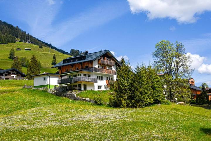 BnB für 2 Personen, mit Terrasse und Ausblick im Kleinwalsertal