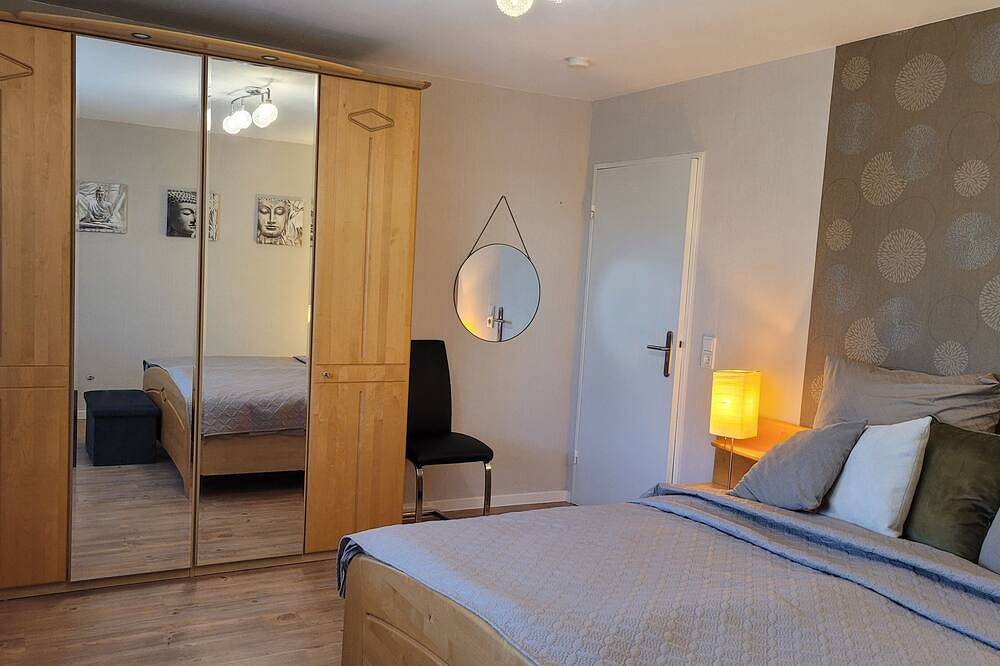 Ganze Wohnung, Ferienwohnung am Waldrand mit fantastischer Fernsicht in Hermeskeil, Landkreis Trier-Saarburg