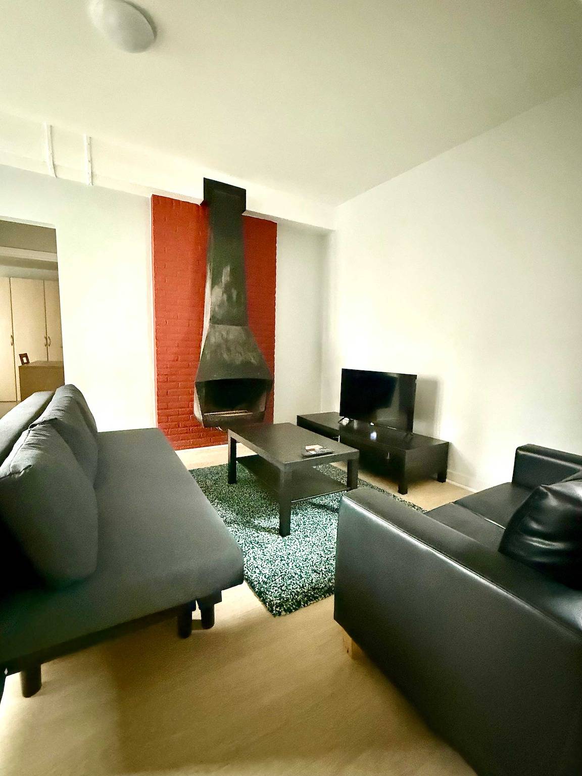 Entire apartment, 3 min to the Grand-Place, 6 min to Manneken Pis & Sleeps 6 in Brussels, Brussels region