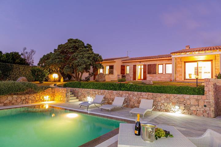 Villa pour 10 personnes, avec Jardin à Santa Teresa di Gallura