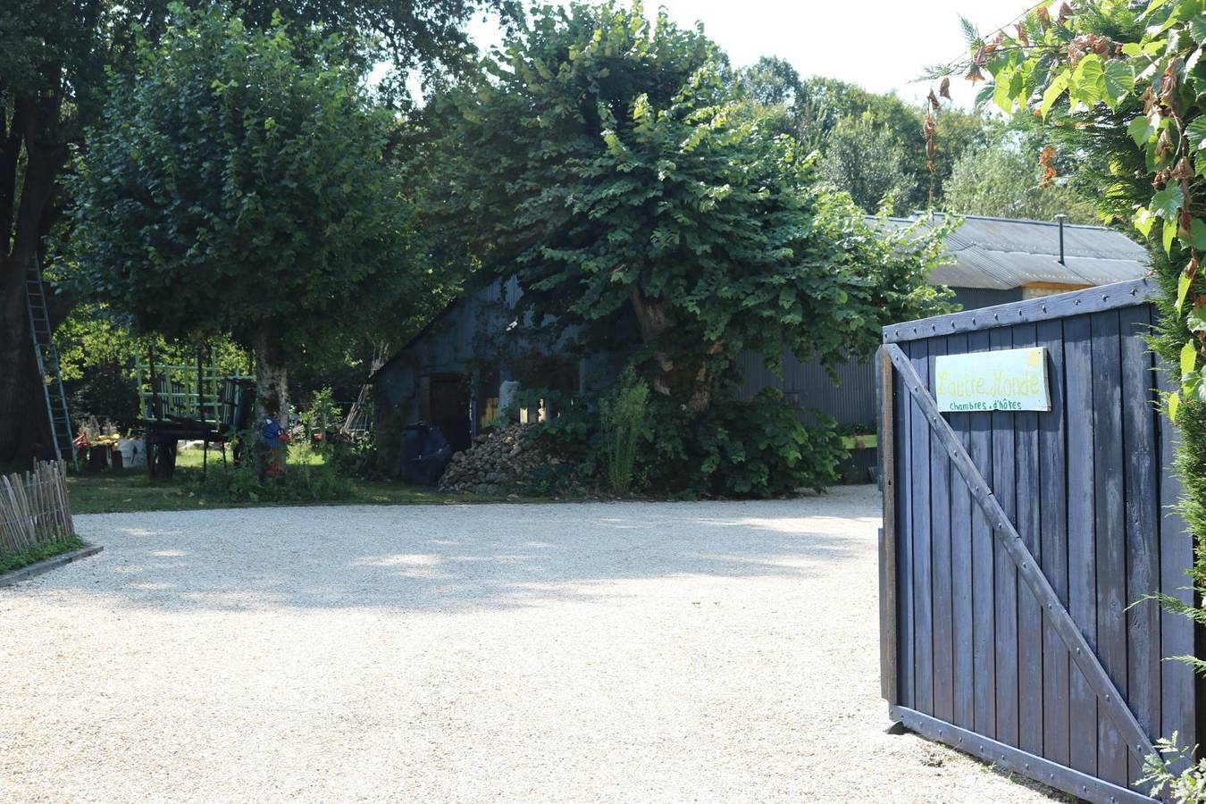 Chambres d'hôtes L'Autre Monde - Chambre Plénitude + Joie in Faverolles, Vallée de la Loire
