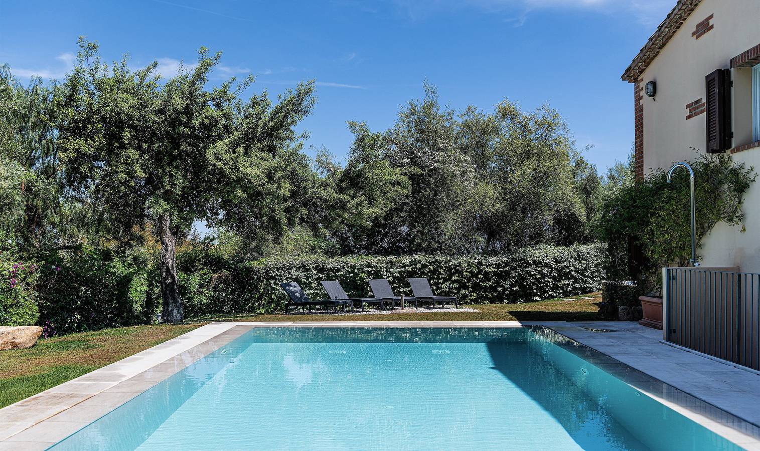 Villa 'Jasmine' with Sea View, Wi-Fi and Air Conditioning in Is Molas, Pula region