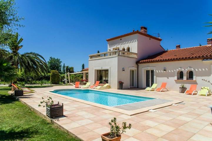 Maison d’hôte pour 16 personnes, avec Terrasse ainsi que Jardin et Piscine à Saint-Cyprien