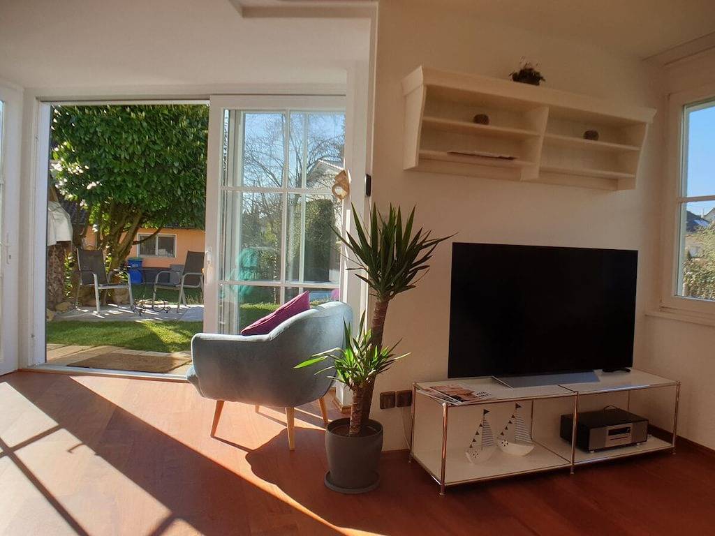Ferienwohnung mit 2 Schlafzimmer in Unteruhldingen, Uhldingen-Mühlhofen
