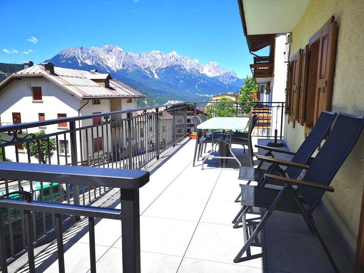 Gîte pour 7 personnes, avec Balcon ainsi que Terrasse et Vue à Santo Stefano di Cadore