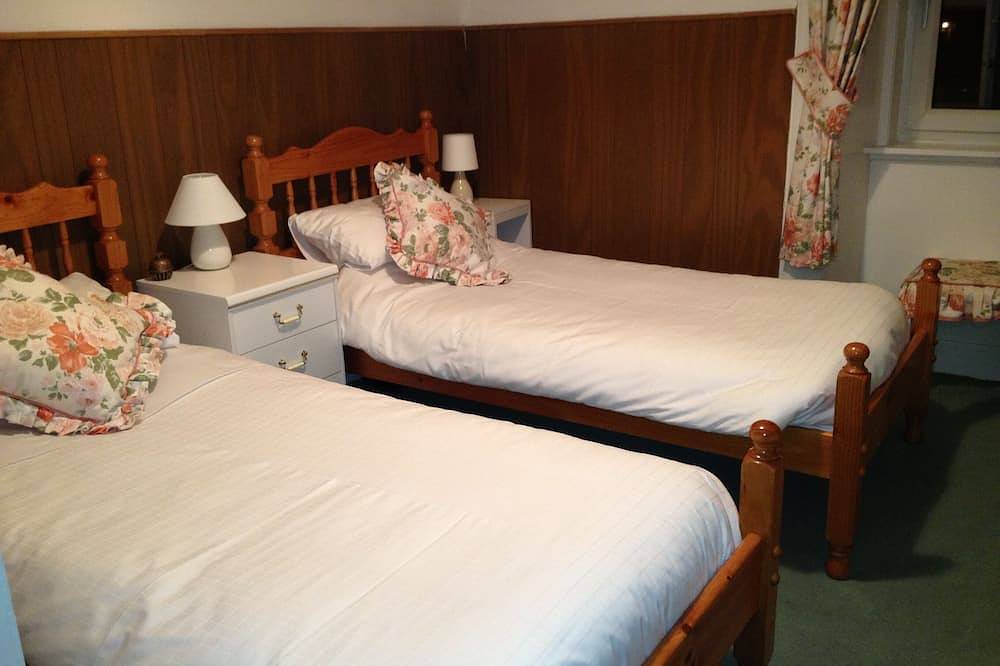 Entire apartment, Bright, Homely Flat Overlooking Rothesay Bay in Rothesay, Argyll & Bute