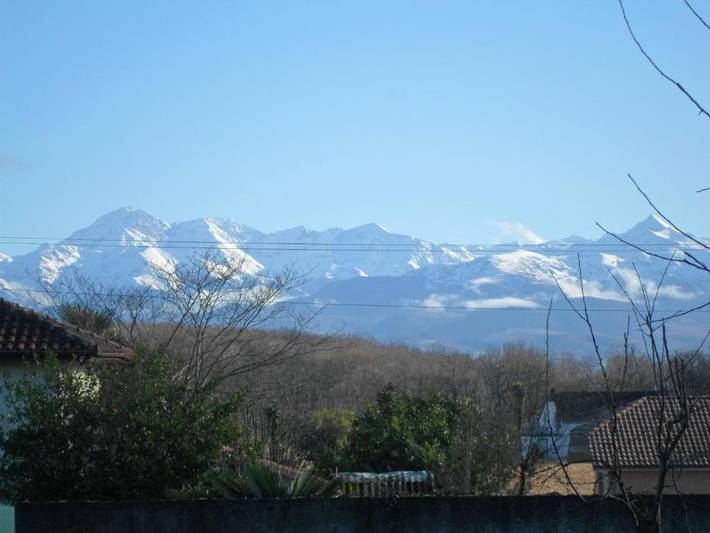 Location de vacances pour 6 personnes, avec vue ainsi que jardin et terrasse dans Sarrouilles - 2