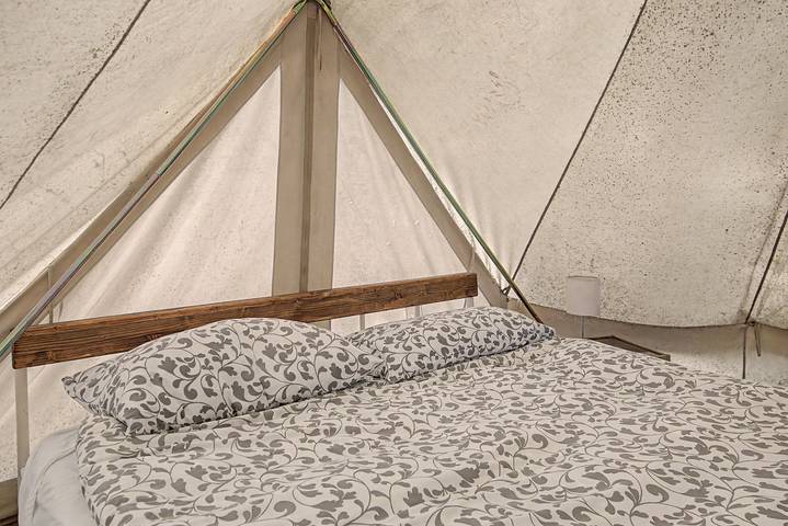 Glamping C Selva Tenda Quercia with Bbq, Shared Pool, and Wi-Fi in Bene Lario, Como Provnisen
