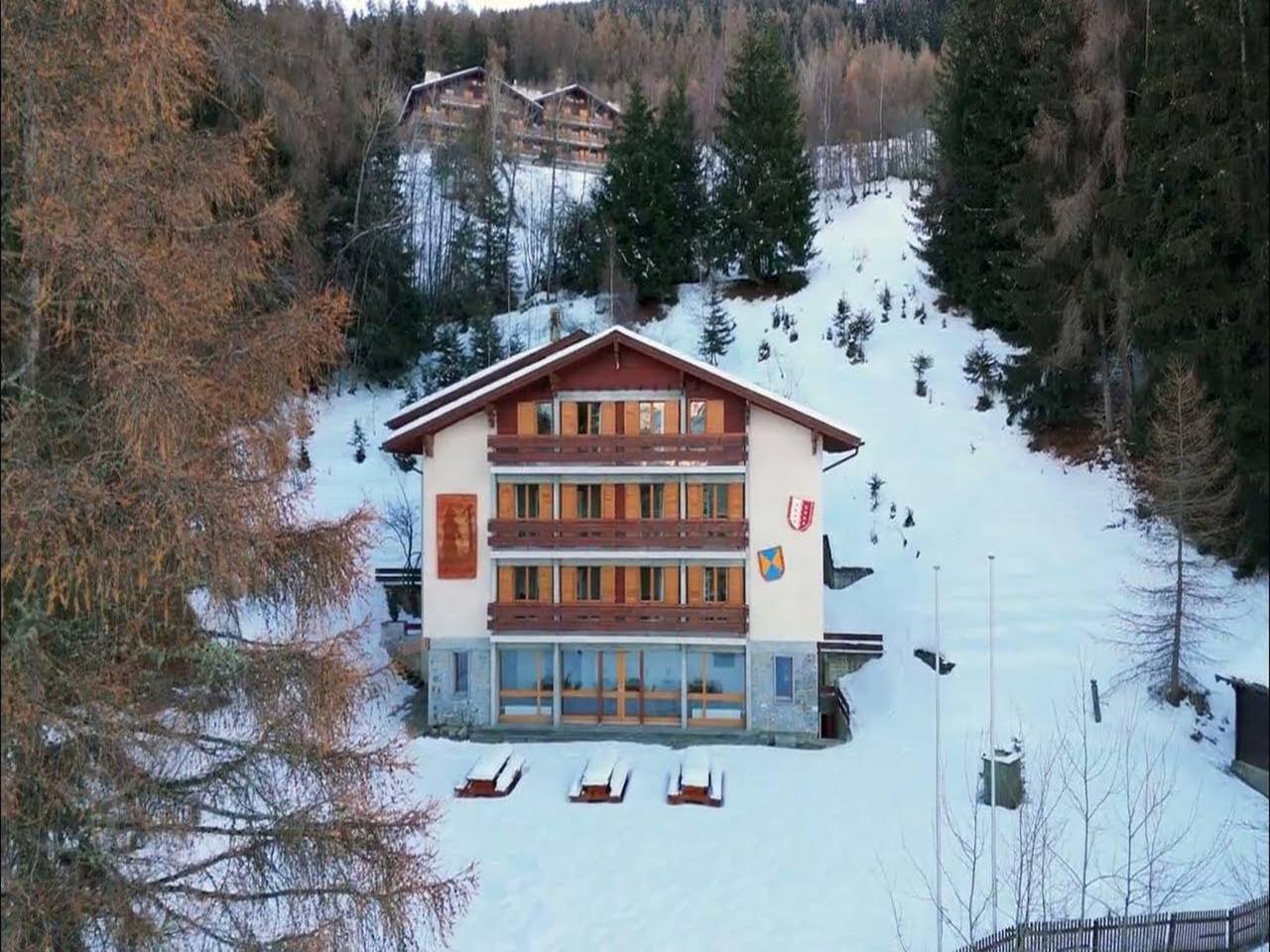 Chalet in Les Agettes mit Balkon in Les Agettes, Walliser Alpen